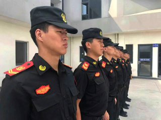  严格把关、择优录用